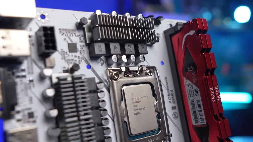 Intel Core i3-12100F